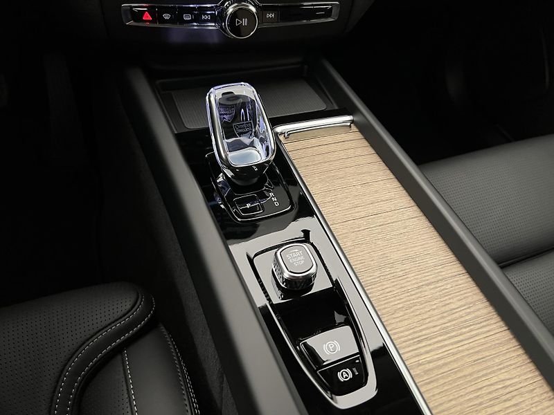 Volvo XC60 (2026) T6 AWD RECHARGE DARK PLUS AUT - fotka 29 z 45