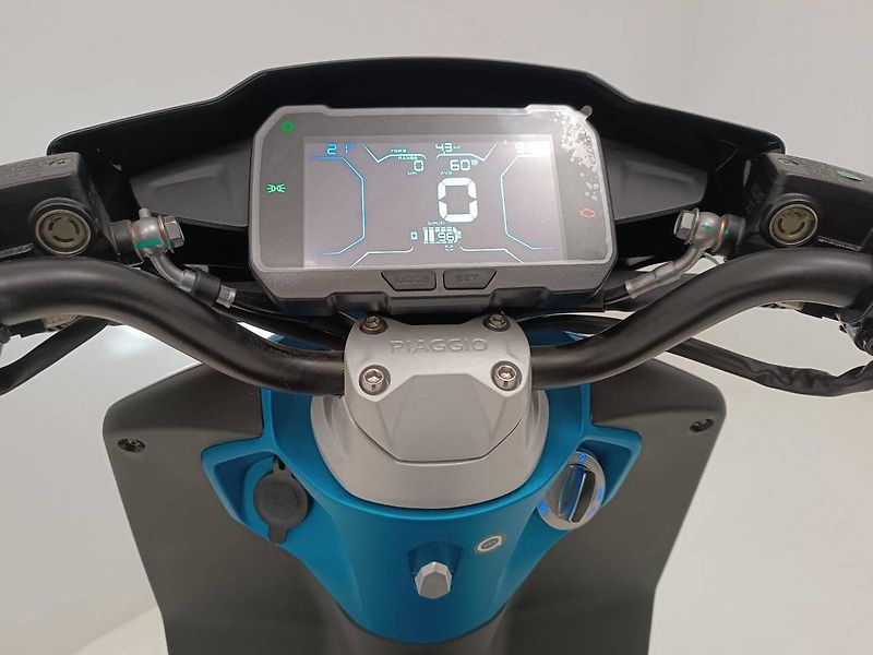 Piaggio 1 Active (2024) Artic mix (sleva 14.000.-) - fotka 10 z 12