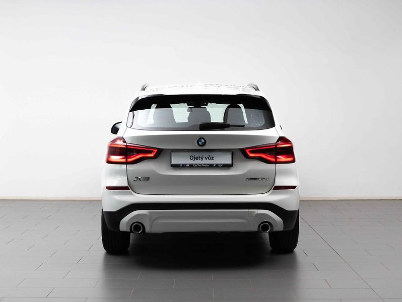 BMW X3 xDrive20d - fotka 4 z 22