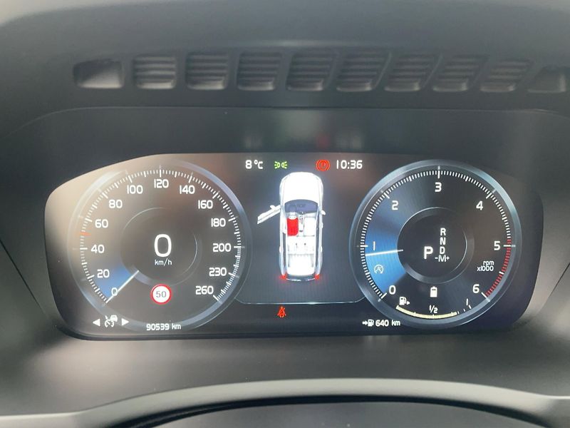 Volvo XC90 (2021) B5, 4X4, VZDUCH, ADAPT.SVĚTLA - fotka 11 z 22