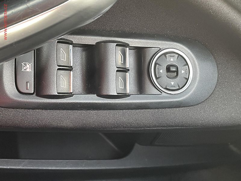 Ford Mondeo (2012) 2.0 TDCi, AC, TZ - fotka 20 z 20