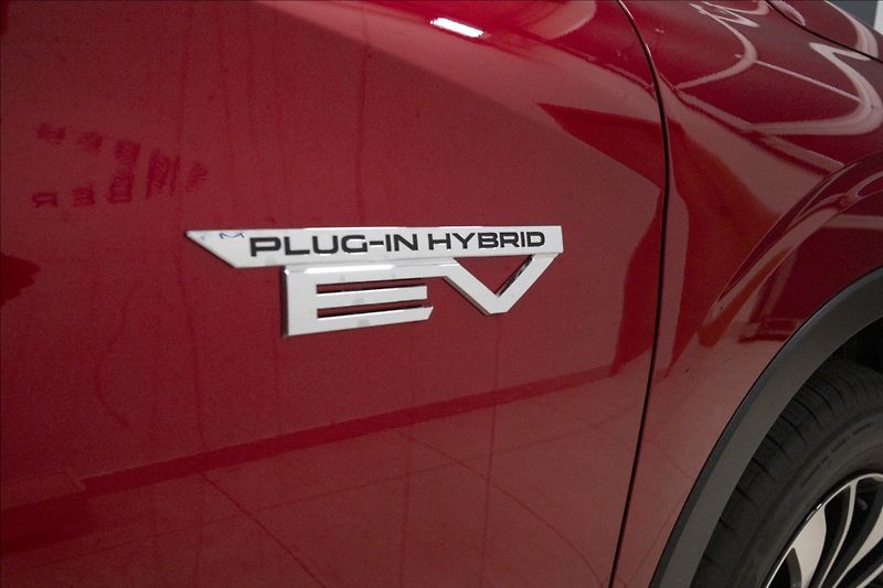 Mitsubishi Outlander 2,4 PHEV INVITE 1728 KM 2x ALU - fotka 7 z 44