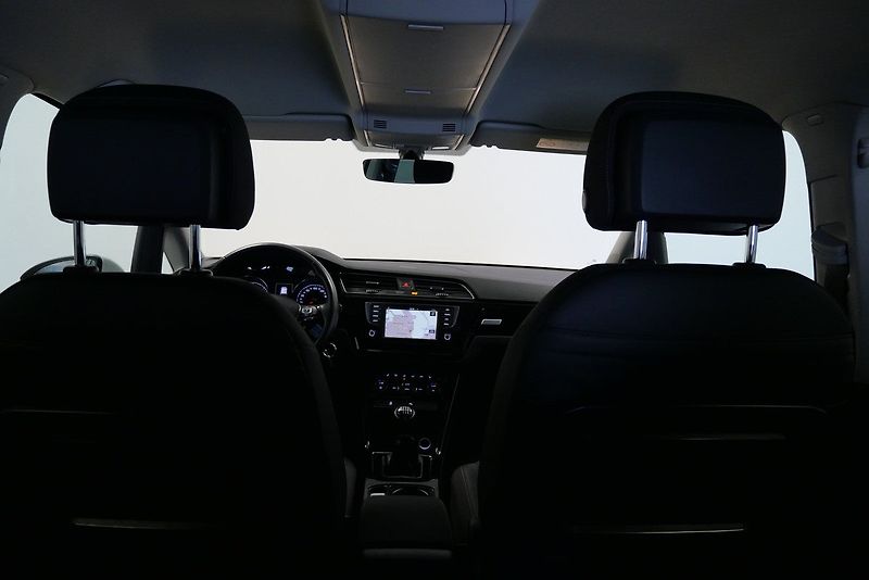 Volkswagen Touran - fotka 21 z 22