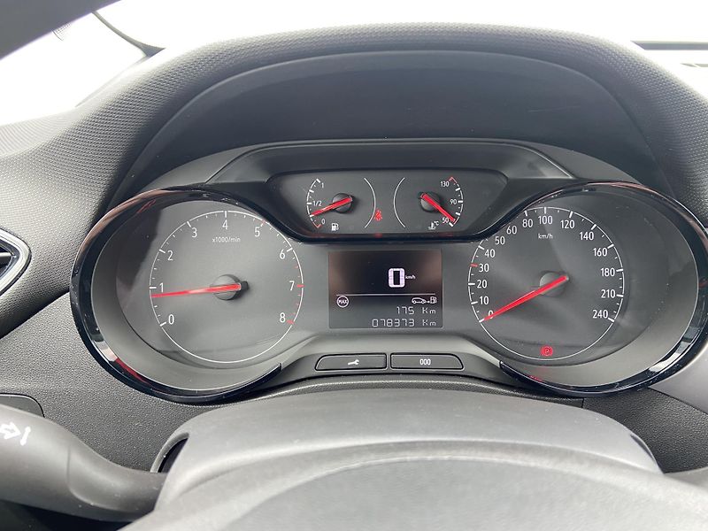 Opel Crossland X 1.2 i 61kW Enjoy Tažné - fotka 15 z 19