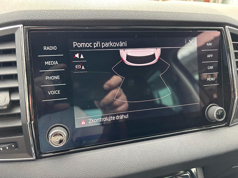 Škoda Karoq 2,0TDi 85kW AMBITION PLUS - fotka 17 z 30