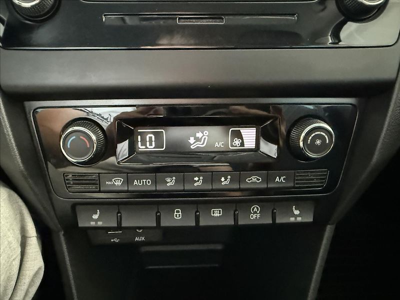 Škoda Rapid 1,2   TSI,DRIVE,SERVISKA,1.MAJ - fotka 17 z 23