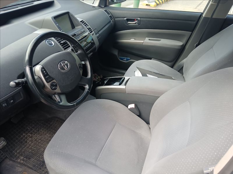 Toyota Prius 1,5 - fotka 18 z 21