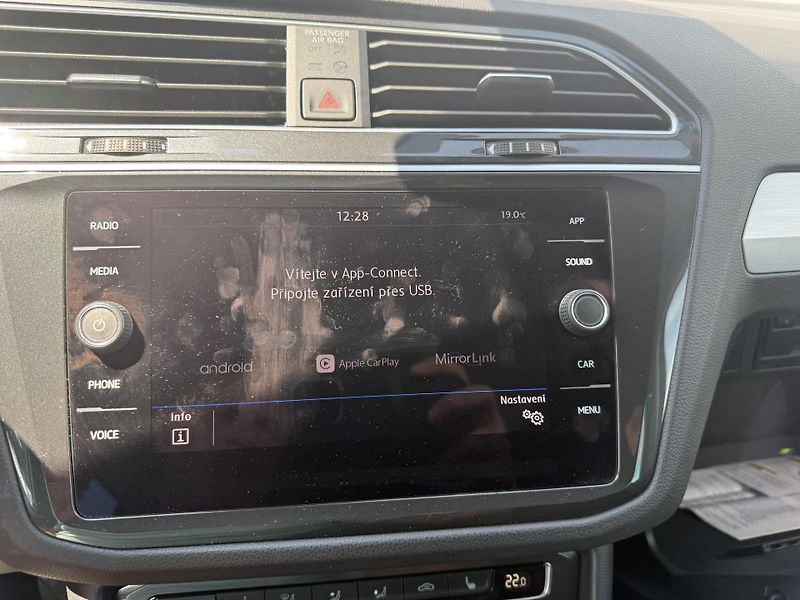 Volkswagen Tiguan (2019) 1.5 TSI 110kW ser. historie - fotka 25 z 31