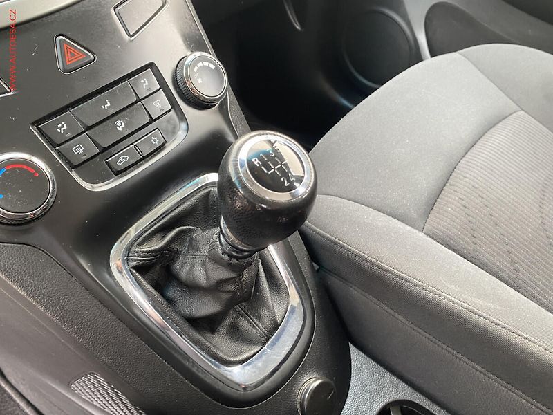 Chevrolet Orlando (2011) 1.8 i, Klima - fotka 15 z 15