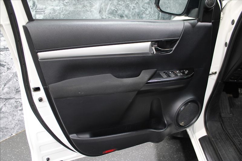 Toyota Hilux 2,4 D-4D 150 4x4 1.majitel, CZ - fotka 8 z 33