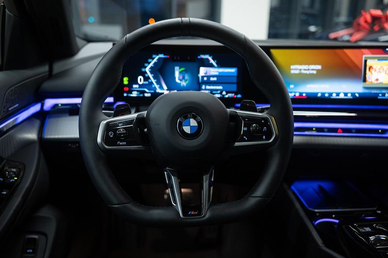 BMW Řada 5 (2025) 540xd M-SPORT MAXIMÁLNÍ VÝBAVA - fotka 29 z 50