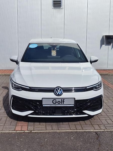 Volkswagen Golf (2025) R-Line People 1,5 eTSI 7DSG mH - fotka 1 z 26