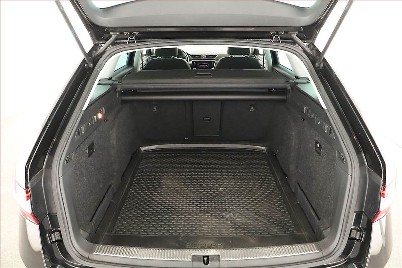 Škoda Superb (2019) 2.0 TDI, Automat, Serv.kniha - fotka 15 z 16