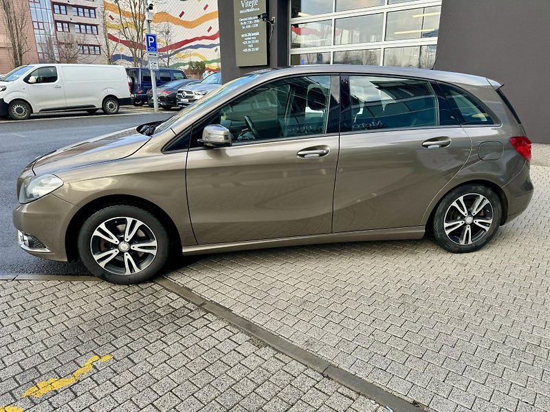 Mercedes-Benz Třídy B (2014) 220CDI 125kW AUT. SPORTPAKET! - fotka 5 z 19