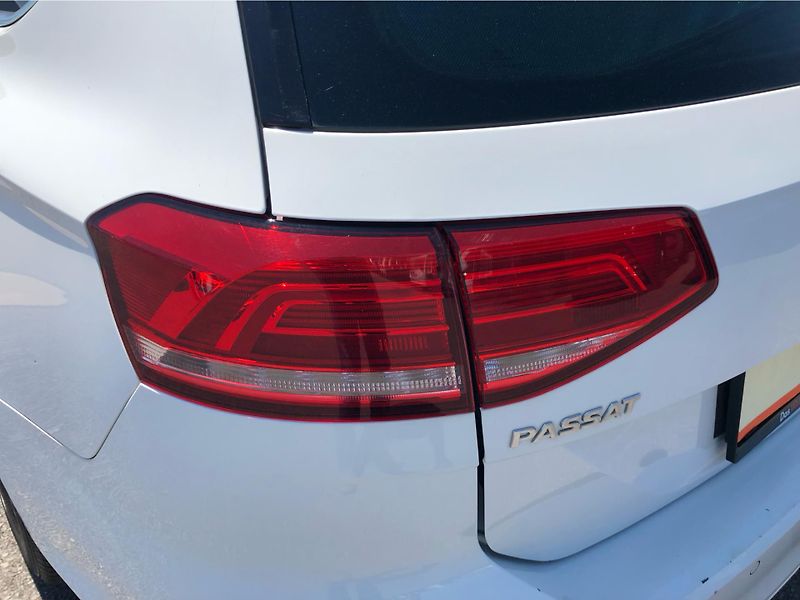 Volkswagen Passat Variant 2,0 TDI DSG - fotka 25 z 28