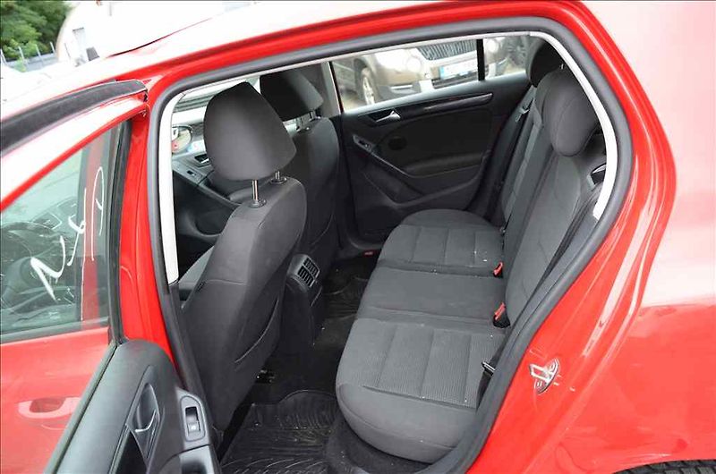 Volkswagen Golf (2013) 1,2 TSI - fotka 17 z 21