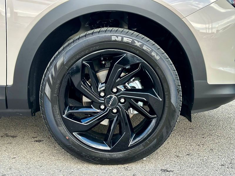 KGM Korando (2026) Smart 1.5 Black edition FWD M6 - fotka 10 z 24