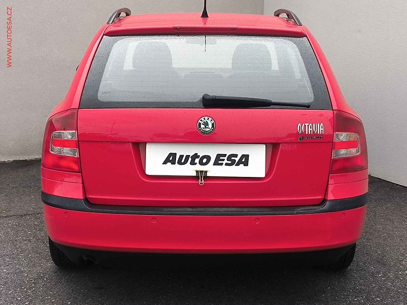 Škoda Octavia (2008) 1.4 16V, ČR, AC, park.čidla - fotka 5 z 14