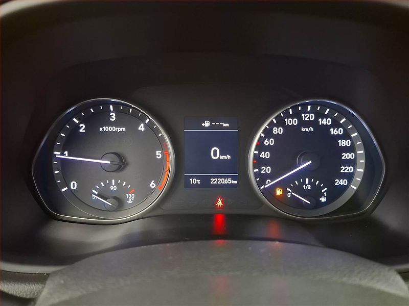 Hyundai i30 (2018) 1.6 CRDi, Tempomat - fotka 11 z 17