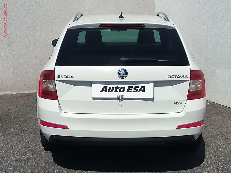 Škoda Octavia (2015) 2.0 TDi 4x4, ČR, Style, DSG - fotka 5 z 23