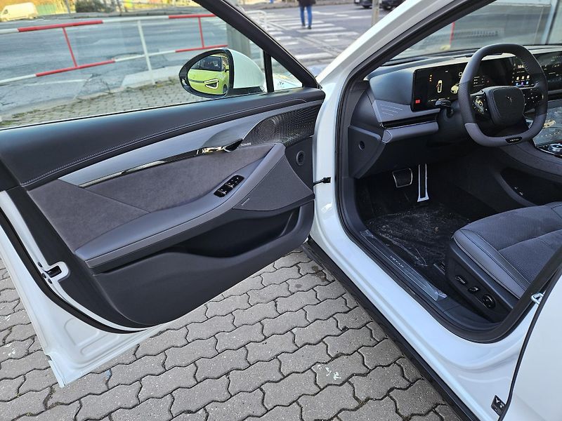 Dongfeng Voyah Passion PHEV (2024) VOYAH PASSION PHEV - fotka 8 z 24