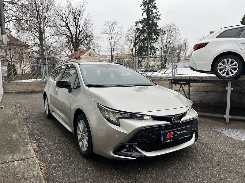 Toyota Corolla 1,8 HEV, Comfort Tech - fotka 3 z 24