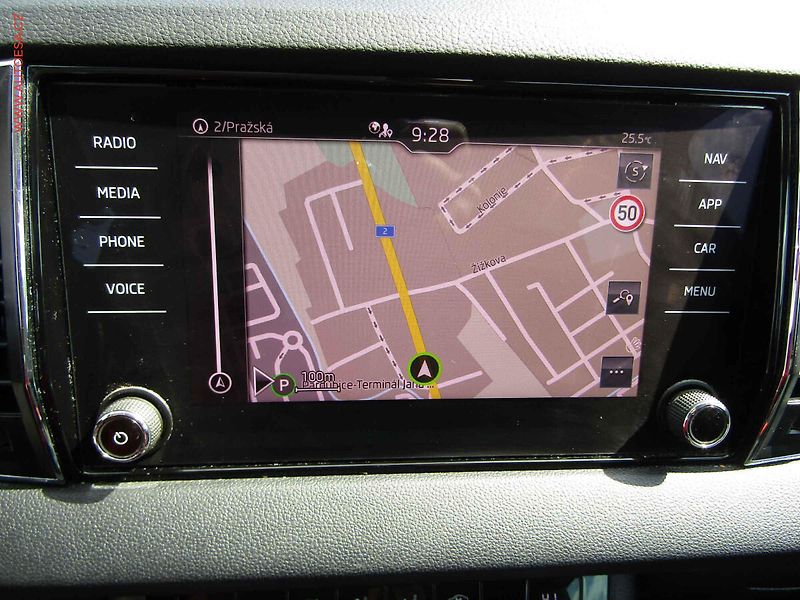 Škoda Karoq (2020) 1.6 TDi, DSG - fotka 16 z 21