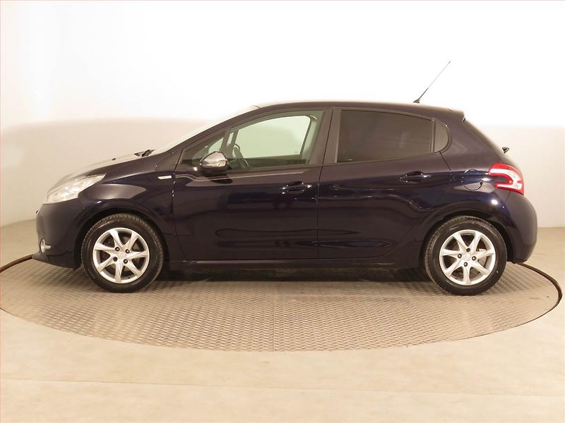 Peugeot 208 (2013) 1.2 PureTech, Serv.kniha - fotka 3 z 15