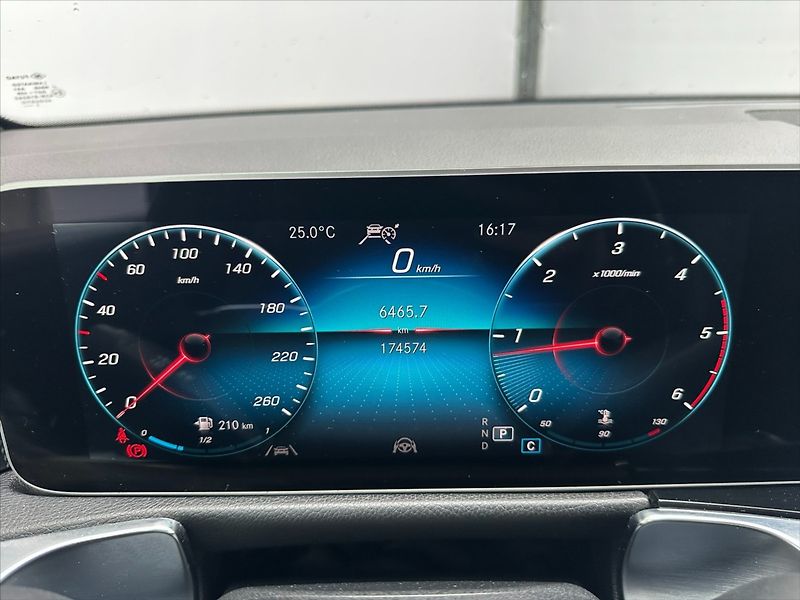 Mercedes-Benz GLB 2,0 200d 110kW, navi, kamera - fotka 22 z 43