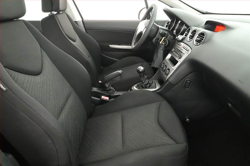 Peugeot 308 (2009) 1.6 HDi, po STK, rezervace - fotka 7 z 11