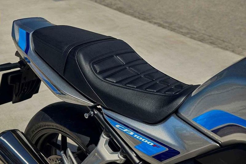 Honda CB1000F bude v nabídce značky jediným čtyřválcovým litrem, který nemá sportovní zaměření.