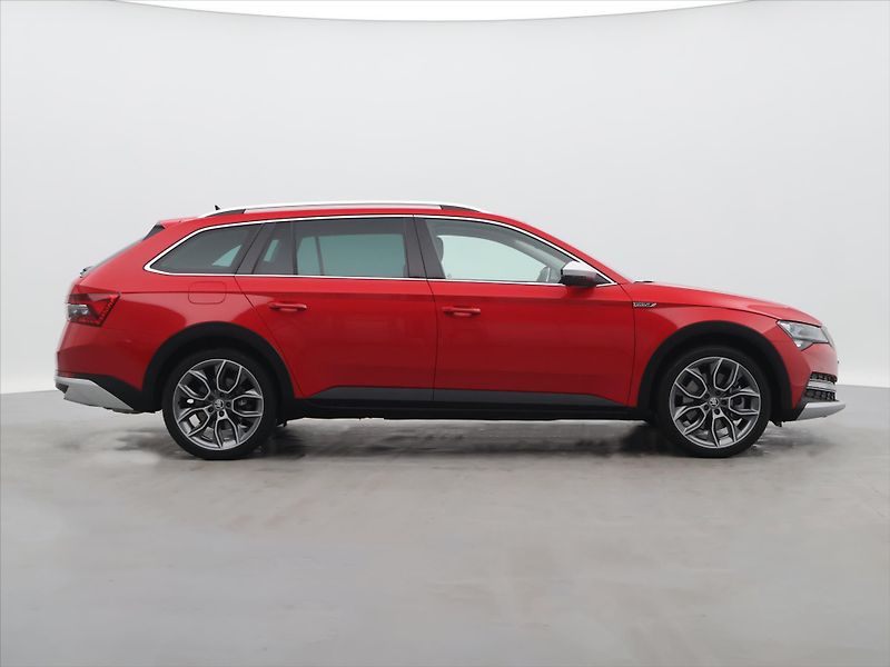 Škoda Superb 2.0 TSI 206KW 4X4 SCOUT CZ - fotka 8 z 39