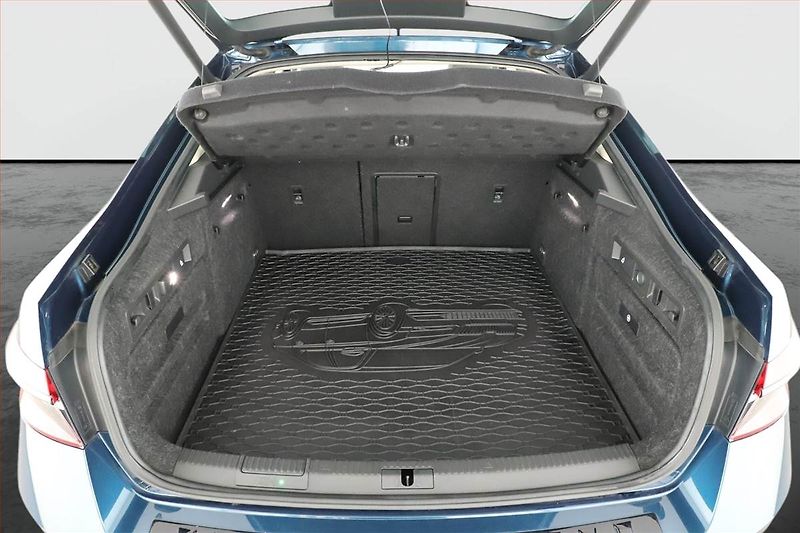Škoda Superb (2020) iV 1.4 TSI PHEV, ČR, AUTOMAT - fotka 21 z 25