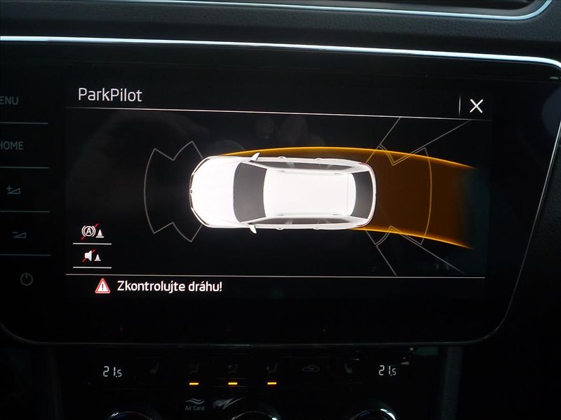 Škoda Superb 2,0 TDi 110kW,DSG,Nav,ACC,Výhř - fotka 21 z 38