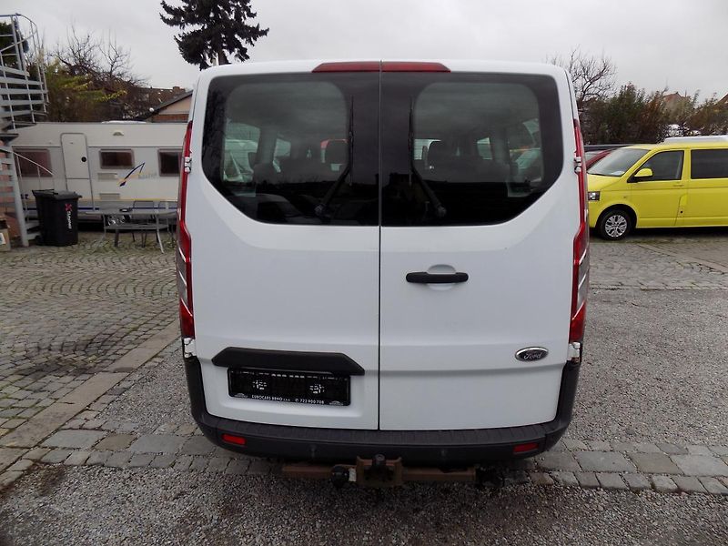 Ford Transit Custom 2,2 TDCI 92 KW L2H1 9 MÍST - fotka 14 z 50