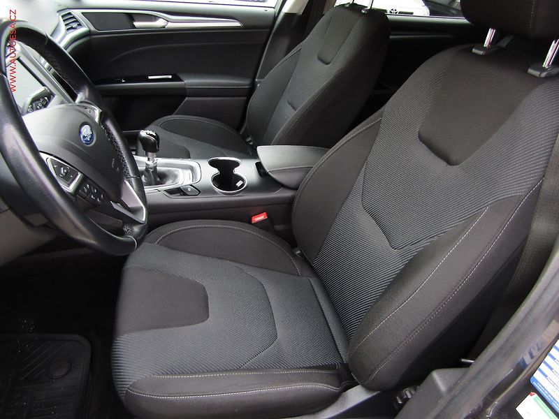 Ford Mondeo (2019) 1.5 EB, ČR, Titanium, xenon - fotka 9 z 21