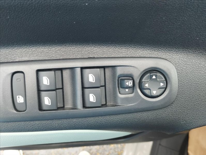 Citroën Berlingo 1,2 - fotka 14 z 21