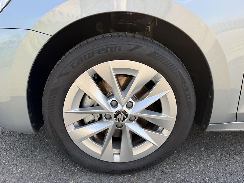 Škoda Octavia Kombi 2,0i 150kW 4x4 závěs - fotka 10 z 23
