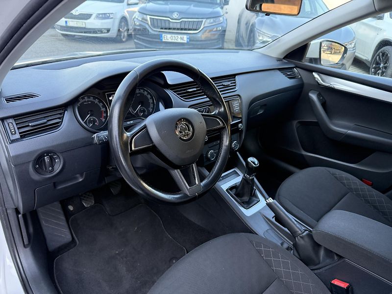 Škoda Octavia 1.6 TDI 85 kW - fotka 11 z 22
