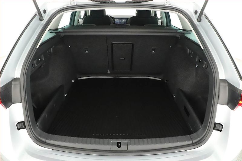 Škoda Octavia (2022) Style 1.5 TSI, ČR,1.maj - fotka 19 z 20