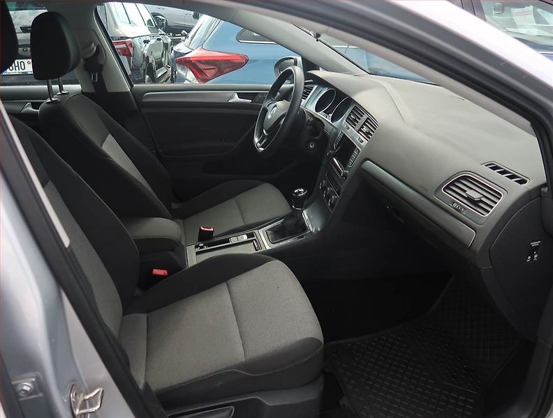 Volkswagen Golf (2015) 1.6 TDI, 4X4, Navi, Tempomat - fotka 9 z 21