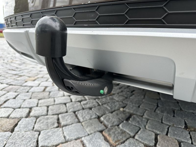 Škoda Octavia Combi 2.0 TDI DSG 4X4 Scout - fotka 27 z 29