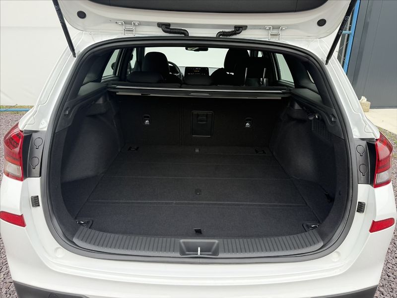 Hyundai i30 1,5 T-GDI 118kW N-Line - fotka 20 z 23
