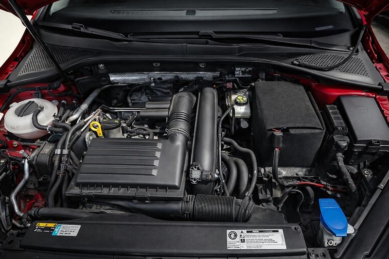 Volkswagen Golf (2017) plný servis - fotka 11 z 15
