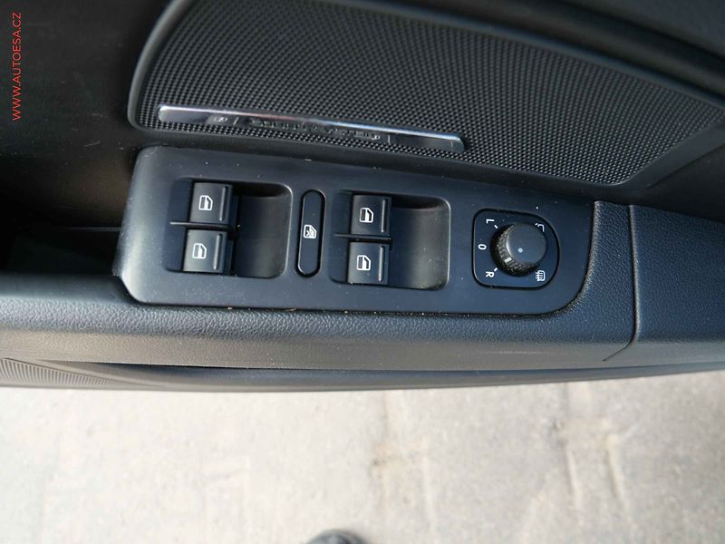 Škoda Superb (2012) 2.0TDi 4x4, Elegance, DSG - fotka 14 z 28