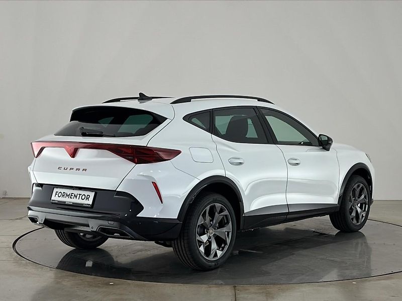 Cupra Formentor (2026) SUV - fotka 2 z 29