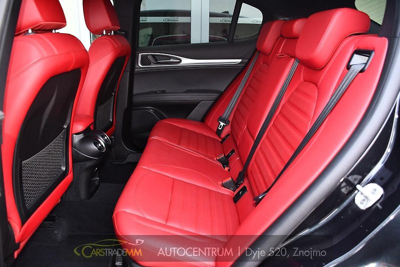 Alfa Romeo Stelvio 2.2 Diesel 16V 154kW Veloce AT - fotka 13 z 53