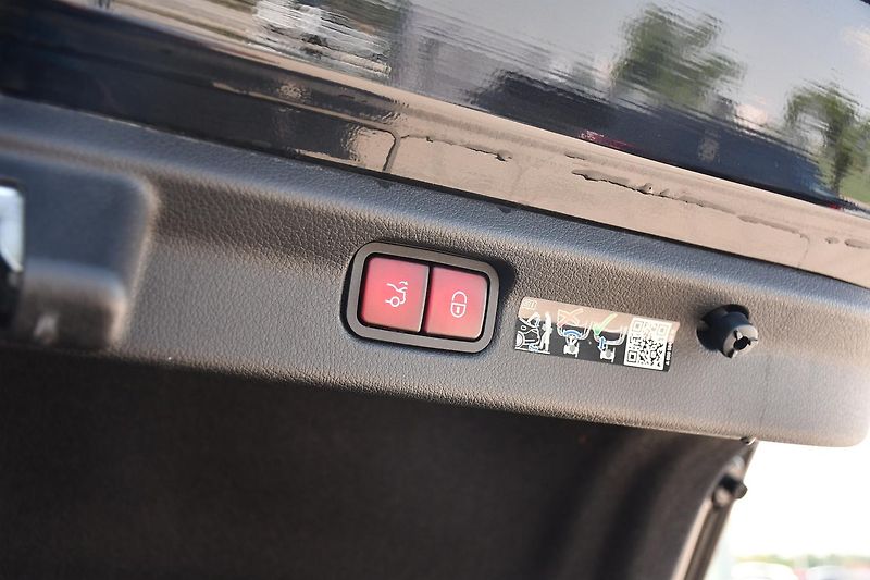 Mercedes-Benz EQE 350 4MATIC 4L-ZÁRUKA  - fotka 52 z 58
