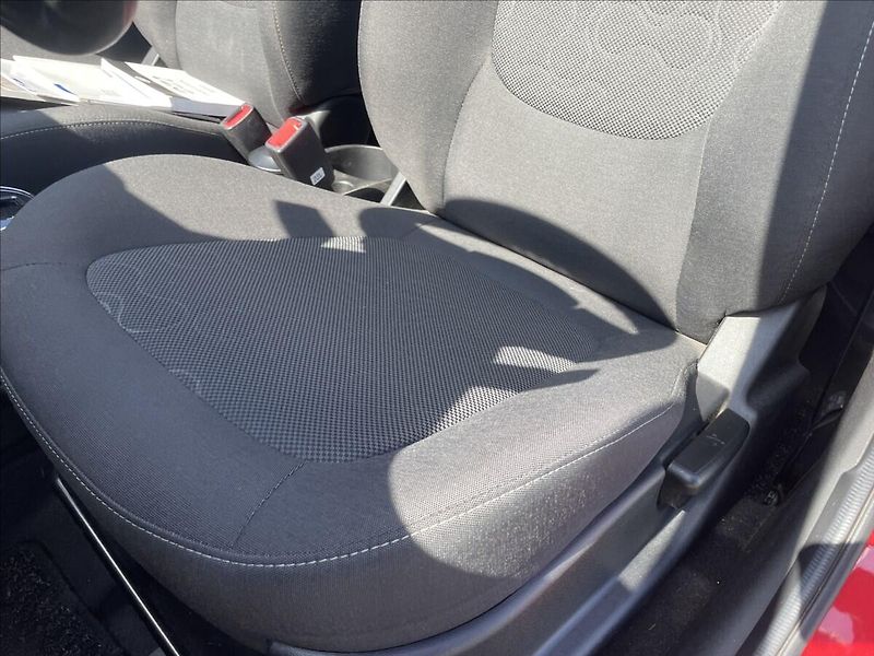 Hyundai i20 1,4 i 73kw Automat, Klima, LPG - fotka 17 z 28