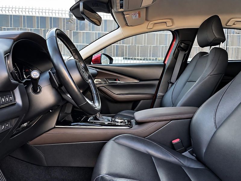 Mazda CX-30 (2021) 2.0 SKYACTIV-G 110 kW COSMO - fotka 10 z 32